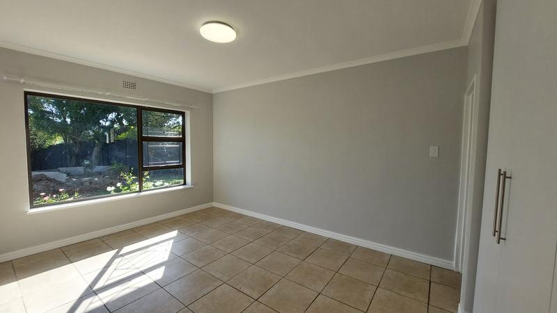 To Let 3 Bedroom Property for Rent in Schoongezicht Western Cape